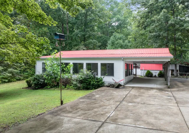 Homes for sale in Decaturville, TN | 95 Brasher Dr, Decaturville, TN 38329 | MLS# 3165200