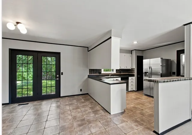 Photo 2 of Single family home for sale at 7249 Willow Crk Dr, Nashville, TN 37221 | MLS# 3318985 | Listing updated on 2026-08-20