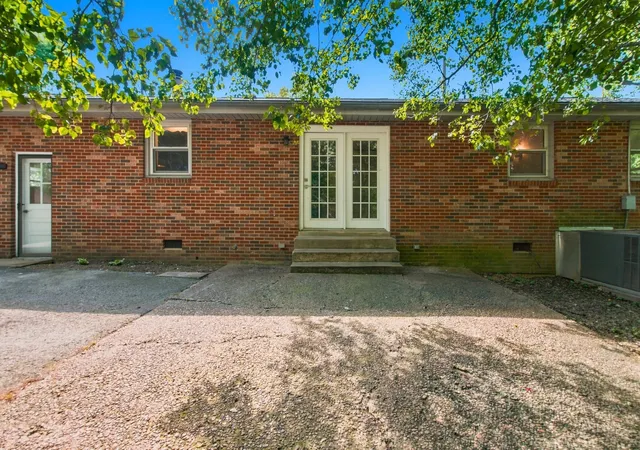 Photo 3 of Single family home for sale at 7249 Willow Crk Dr, Nashville, TN 37221 | MLS# 3318985 | Listing updated on 2026-08-20