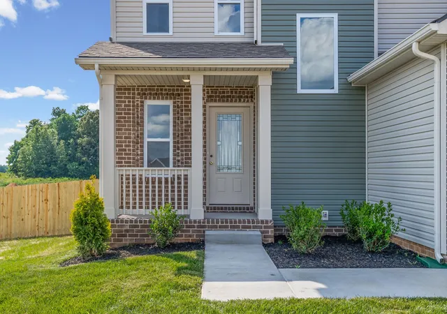 Homes for sale in Clarksville, TN | 610 Chatsworth Dr, Clarksville, TN 37042 | MLS# 3147640