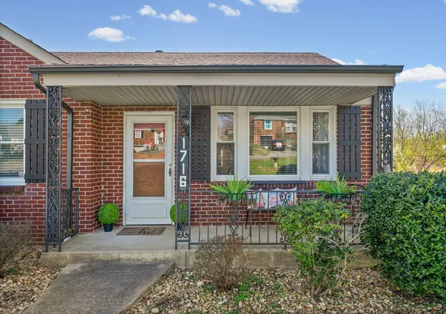 Photo 2 of Single family home for sale at 1716 Merritt Dr, Clarksville, TN 37043 | MLS# 3149163 | Listing updated on 2026-05-06