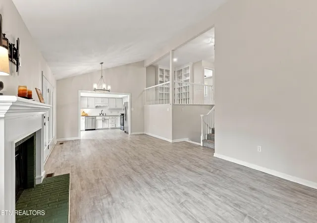 Listing Photo 4 - Condo for sale in building located at 1003 Hardwick Dr, Maryville, TN 37803