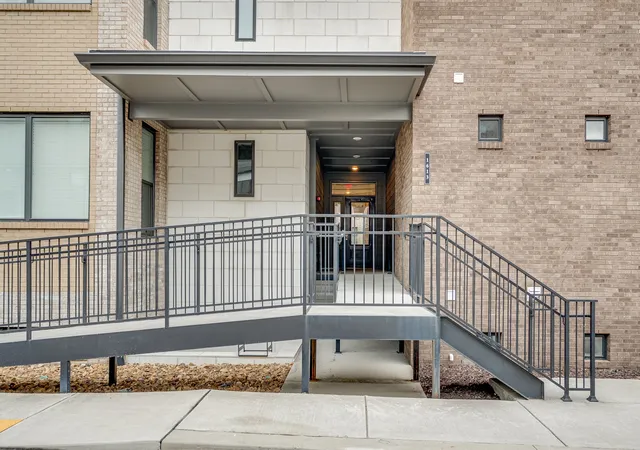2nd image of 1613 Marshall Holw Dr, Nashville, TN 37203
