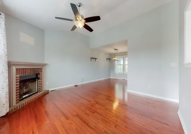 Photo 2 of Single family home for sale at 1504 Potter Dr, Columbia, TN 38401 | MLS# 3159471 | Listing updated on 2026-04-29
