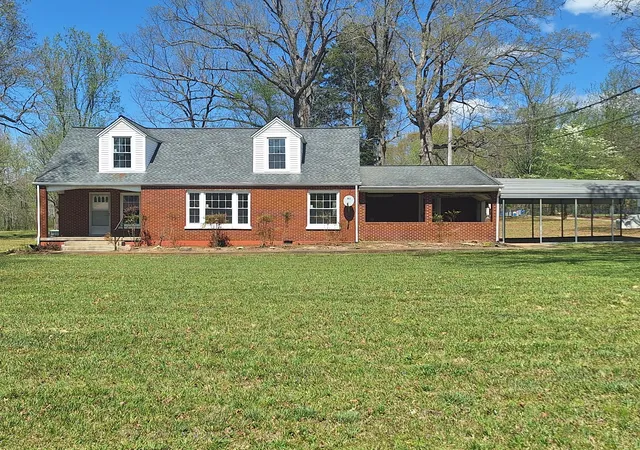 Homes for sale in Lawrenceburg, TN | 4450 Pulaski Hwy, Lawrenceburg, TN 38464 | MLS# 3168495
