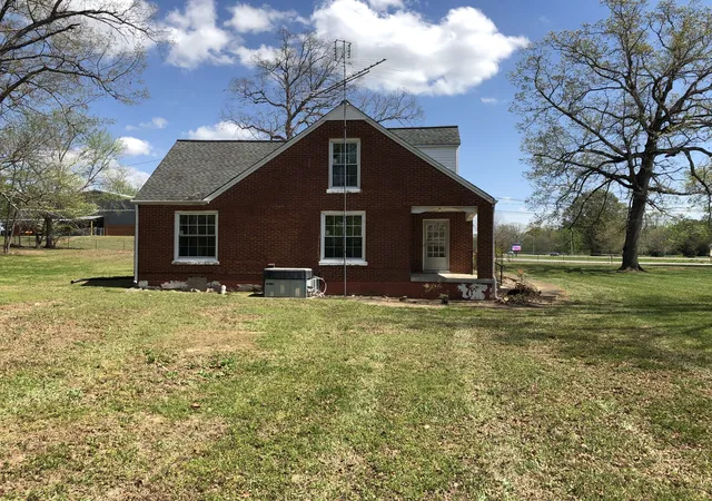 Homes for sale in Lawrenceburg, TN | 4450 Pulaski Hwy, Lawrenceburg, TN 38464 | MLS# 3168495