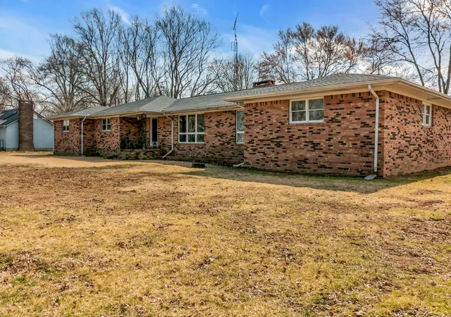 Homes for sale in Puryear, TN | 233 Chestnut St W, Puryear, TN 38251 | MLS# 3148059
