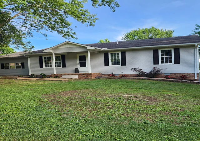 Homes for sale in Lawrenceburg, TN | 127 Michael Cir, Lawrenceburg, TN 38464 | MLS# 3148410