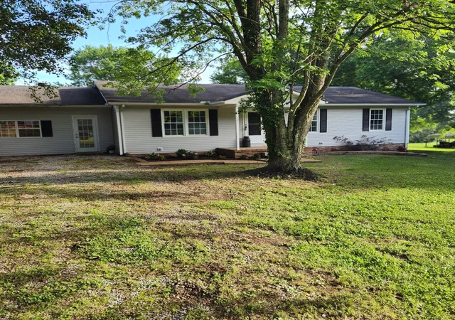 Homes for sale in Lawrenceburg, TN | 127 Michael Cir, Lawrenceburg, TN 38464 | MLS# 3148410