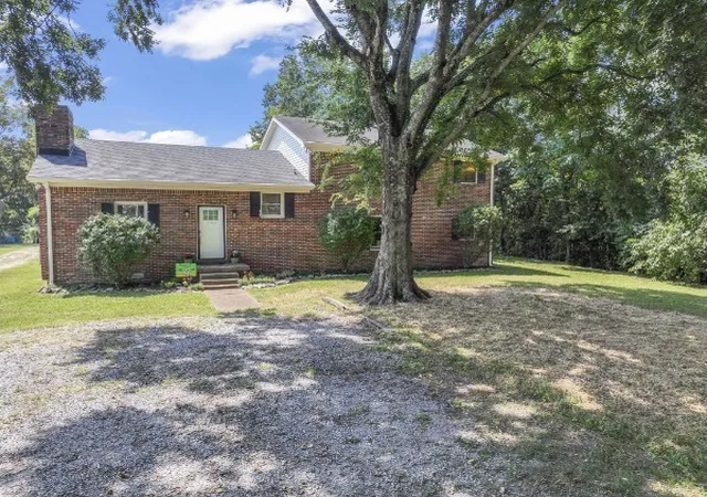 Photo 3 of Single family home for sale at 4165 Clovercroft Rd, Franklin, TN 37067 | MLS# 3149665 | Listing updated on 2026-05-13