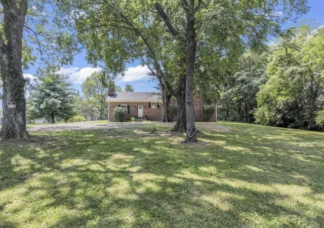 Photo 4 of Single family home for sale at 4165 Clovercroft Rd, Franklin, TN 37067 | MLS# 3149665 | Listing updated on 2026-05-13