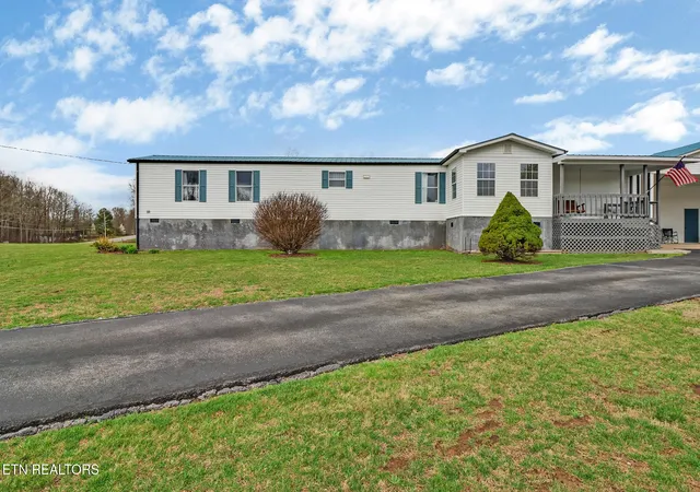 Photo 4 of Sale Pending at 11440 Highway 70 W, Sparta, TN 38583 | MLS# 3148481 | Listing updated on 2026-10-08