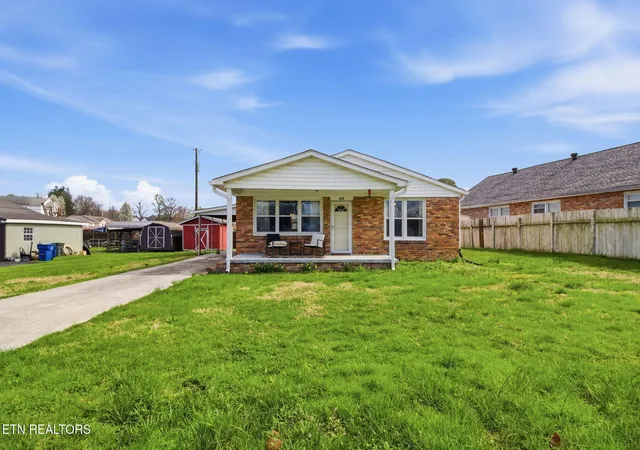 Homes for sale in Clinton, TN | 335 S Fowler St, Clinton, TN 37716 | MLS# 3186019
