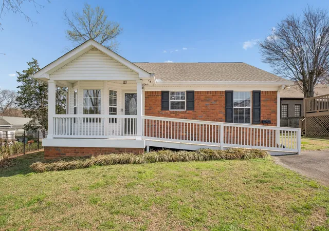 2nd image of 2418c Abbott Martin Rd, Nashville, TN 37215 | MLS# 3180665