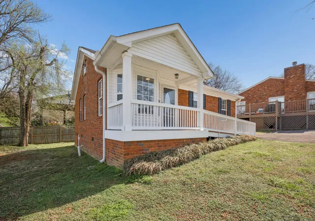 4th image of 2418C Abbott Martin Rd, Nashville, TN 37215 | MLS# 3180665