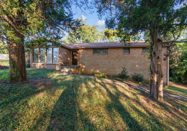 Photo 3 of Single family home for sale at 4368 Enchanted Cir, Nashville, TN 37218 | MLS# 3149214 | Listing updated on 2026-09-12