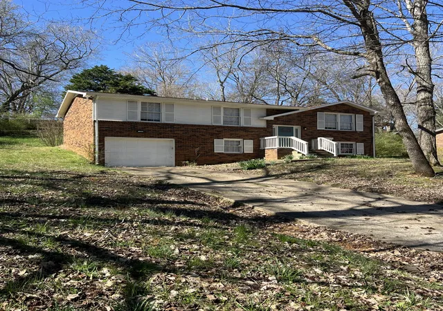 Photo 1 of Single family home for sale at 1270 Slayden Cir, Clarksville, TN 37040 | MLS# 3149032 | Listing updated on 2026-10-03
