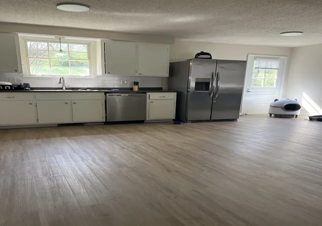 Photo 3 of Single family home for sale at 1270 Slayden Cir, Clarksville, TN 37040 | MLS# 3149032 | Listing updated on 2026-10-03