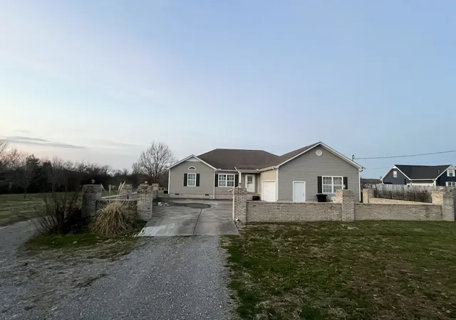 Homes for sale in Wartrace, TN | 476 Bill Russell Rd, Wartrace, TN 37183 | MLS# 3149667