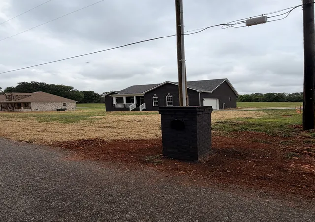 Homes for sale in Cadiz, KY | 527 Old Hopkinsville Rd, Cadiz, KY 42211 | MLS# 3149449