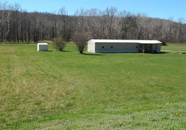 Photo 4 of Manufactured home for sale at 6223 Beech Crk Rd, Clifton, TN 38425 | MLS# 3149519 | Listing updated on 2026-09-13