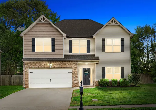 Photo 1 of Single family home for sale at 735 Sturdivant Dr, Clarksville, TN 37042 | MLS# 3150358 | Listing updated on 2026-10-07