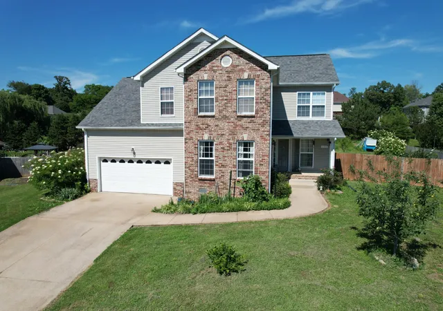 Homes for sale in Clarksville, TN | 734 Cedar Grove Ct, Clarksville, TN 37040 | MLS# 3230701