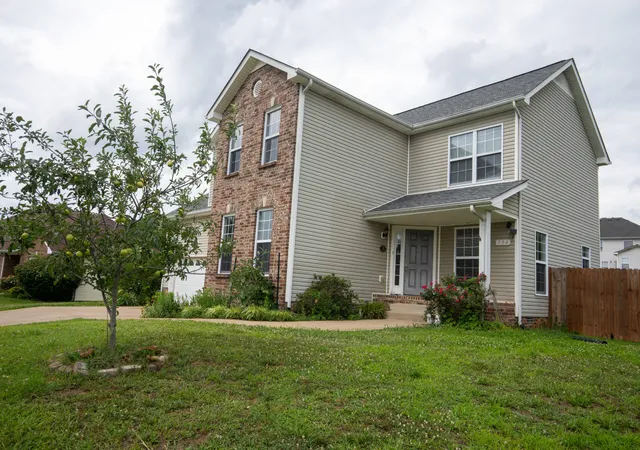 Homes for sale in Clarksville, TN | 734 Cedar Grove Ct, Clarksville, TN 37040 | MLS# 3230701