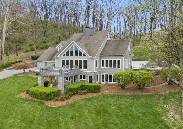 Photo 3 of Single family home for sale at 2025 Lynnwood Dr, Franklin, TN 37069 | MLS# 3180651 | Listing updated on 2026-09-23