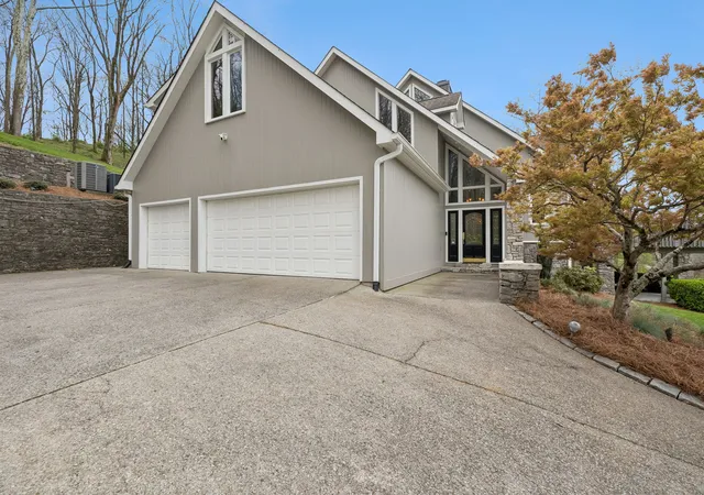 Photo 4 of Single family home for sale at 2025 Lynnwood Dr, Franklin, TN 37069 | MLS# 3180651 | Listing updated on 2026-09-23