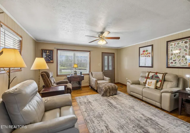 2nd image of 704 Pea Ridge Rd, Sunbright, TN 37872 | MLS# 3311785