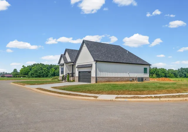 Photo 4 of Single family home for sale at 182 Harvest Moon Ct, Clarksville, TN 37043 | MLS# 3186812 | Listing updated on 2026-09-06