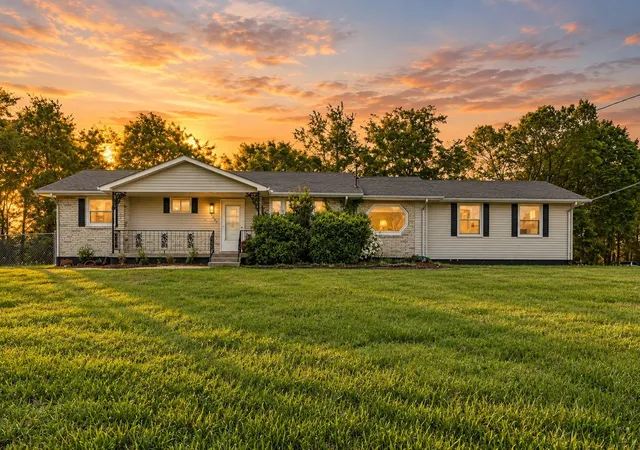 Photo 1 of Single family home for sale at 1003 Twin Crk Rd, Charlotte, TN 37036 | MLS# 3171236 | Listing updated on 2026-09-14