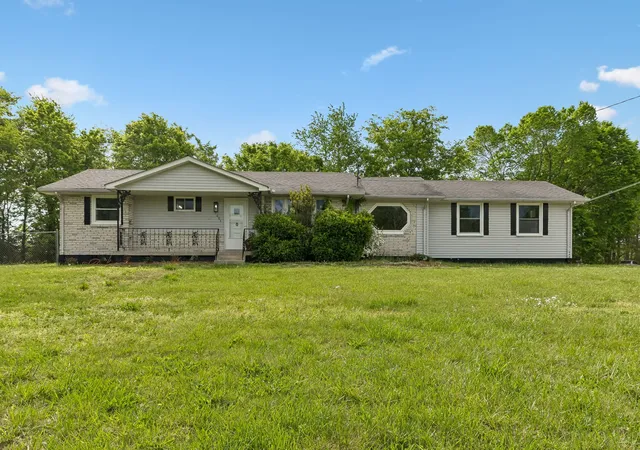 Photo 3 of Single family home for sale at 1003 Twin Crk Rd, Charlotte, TN 37036 | MLS# 3171236 | Listing updated on 2026-09-14