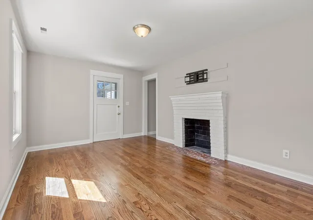 Photo 3 of Single family home for sale at 1529 Springvale Rd, Chattanooga, TN 37412 | MLS# 3149787 | Listing updated on 2026-09-22