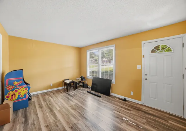 Photo 4 of Single family home for sale at 1810 Apex Dr, Clarksville, TN 37040 | MLS# 3158591 | Listing updated on 2026-09-05