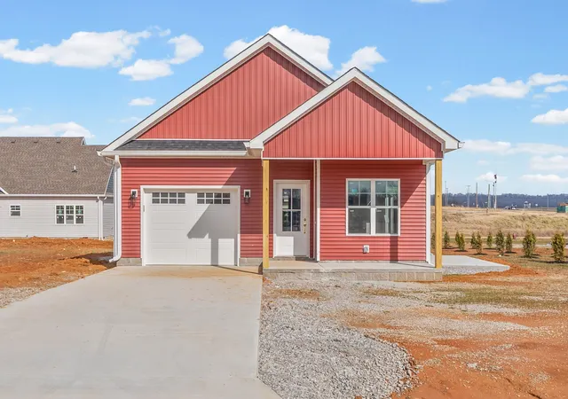 Homes for sale in Elkton, KY | 102 Joiner Avenue, Elkton, KY 42220 | MLS# 3149998