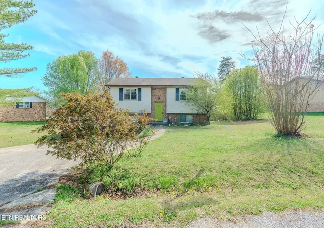 Photo 1 of Single family home for sale at 209 Crawford St, Dayton, TN 37321 | MLS# 3278458 | Listing updated on 2026-09-22
