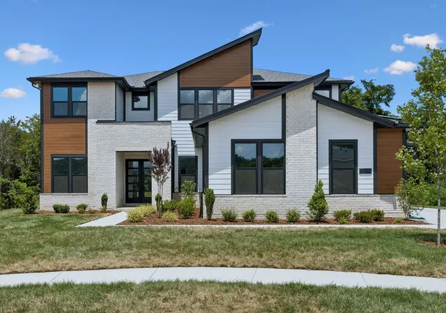 Photo 2 of Mansion for sale at 1005 Willow Ridge Dr, Nolensville, TN 37135 | MLS# 3150110 | Listing updated on 2026-08-01