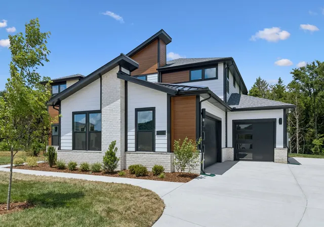 Photo 3 of Mansion for sale at 1005 Willow Ridge Dr, Nolensville, TN 37135 | MLS# 3150110 | Listing updated on 2026-08-01