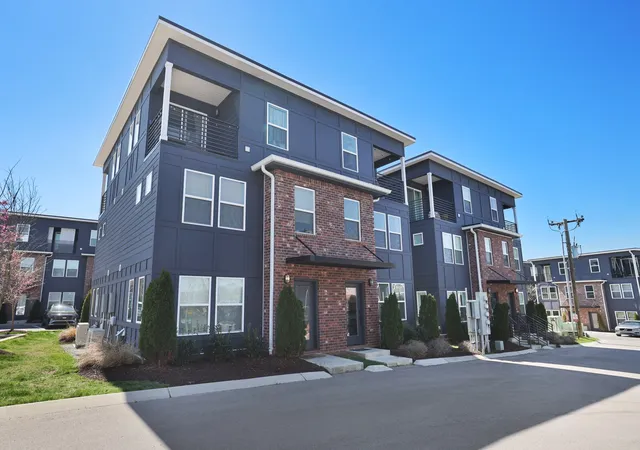 Listing Photo 1 - Condo for sale in building located at 102 Duke St, Nashville, TN 37207 - Unit #45