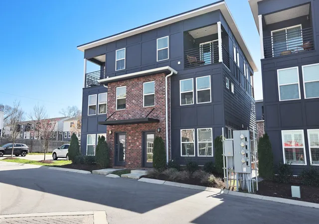 Listing Photo 3 - Condo for sale in building located at 102 Duke St, Nashville, TN 37207 - Unit #45