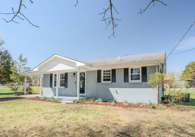 Homes for sale in Loretto, TN | 705 N Military St, Loretto, TN 38469 | MLS# 3150443