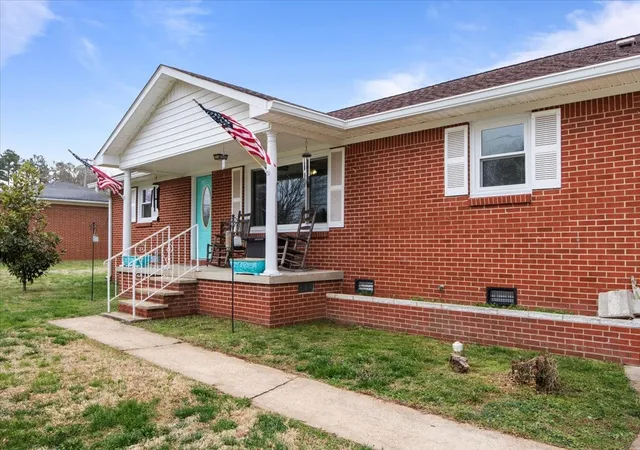 Photo 2 of Single family home for sale at 107 Meridale St, Waverly, TN 37185 | MLS# 3501165 | Listing updated on 2026-09-02