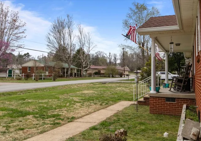 Photo 3 of Single family home for sale at 107 Meridale St, Waverly, TN 37185 | MLS# 3501165 | Listing updated on 2026-09-02