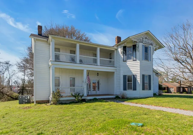 Homes for sale in Centerville, TN | 111 College Ave, Centerville, TN 37033 | MLS# 3152544