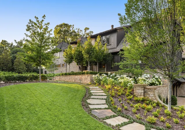 Photo 2 of Mansion for sale at 1801 Laurel Ridge Dr, Nashville, TN 37215 | MLS# 3243884 | Listing updated on 2026-06-17