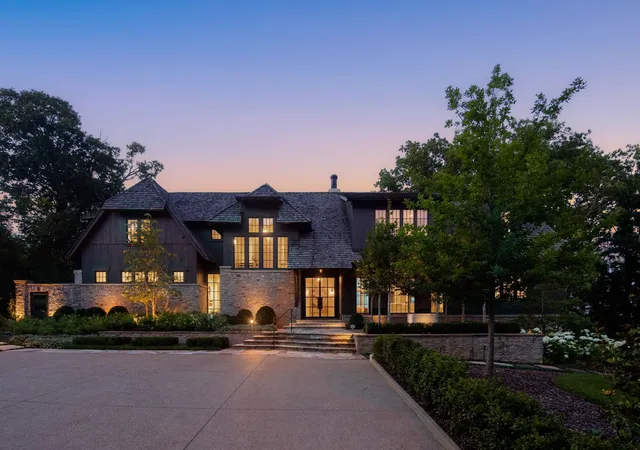Photo 3 of Mansion for sale at 1801 Laurel Ridge Dr, Nashville, TN 37215 | MLS# 3243884 | Listing updated on 2026-06-17