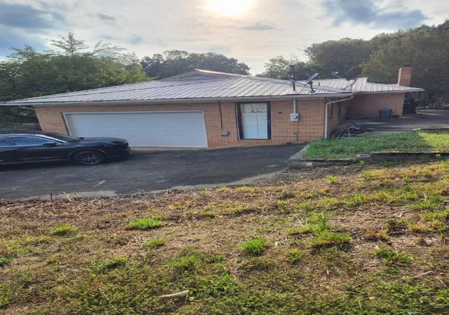 3rd image of 310 Hill Top Dr, Niota, TN 37826 | MLS# 3193946