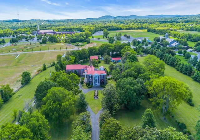 Photo 2 of Mansion for sale at 1112 Franklin Rd, Brentwood, TN 37027 | MLS# 3164768 | Listing updated on 2026-03-30